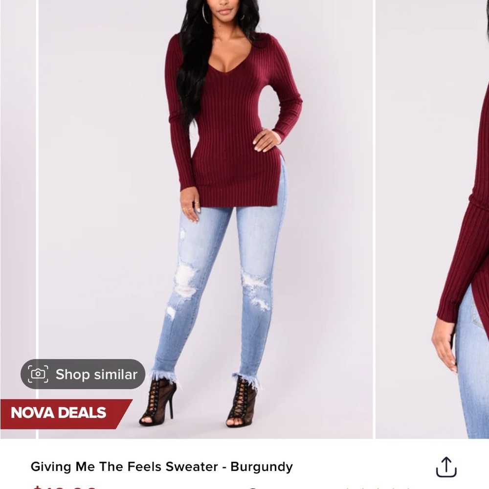 V neck sweater and blue jeans - Picture 1 of 2